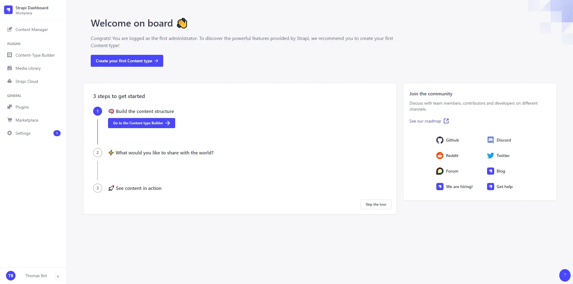 Dashboard Strapi avec le menu à gauche et le contenu au centre.