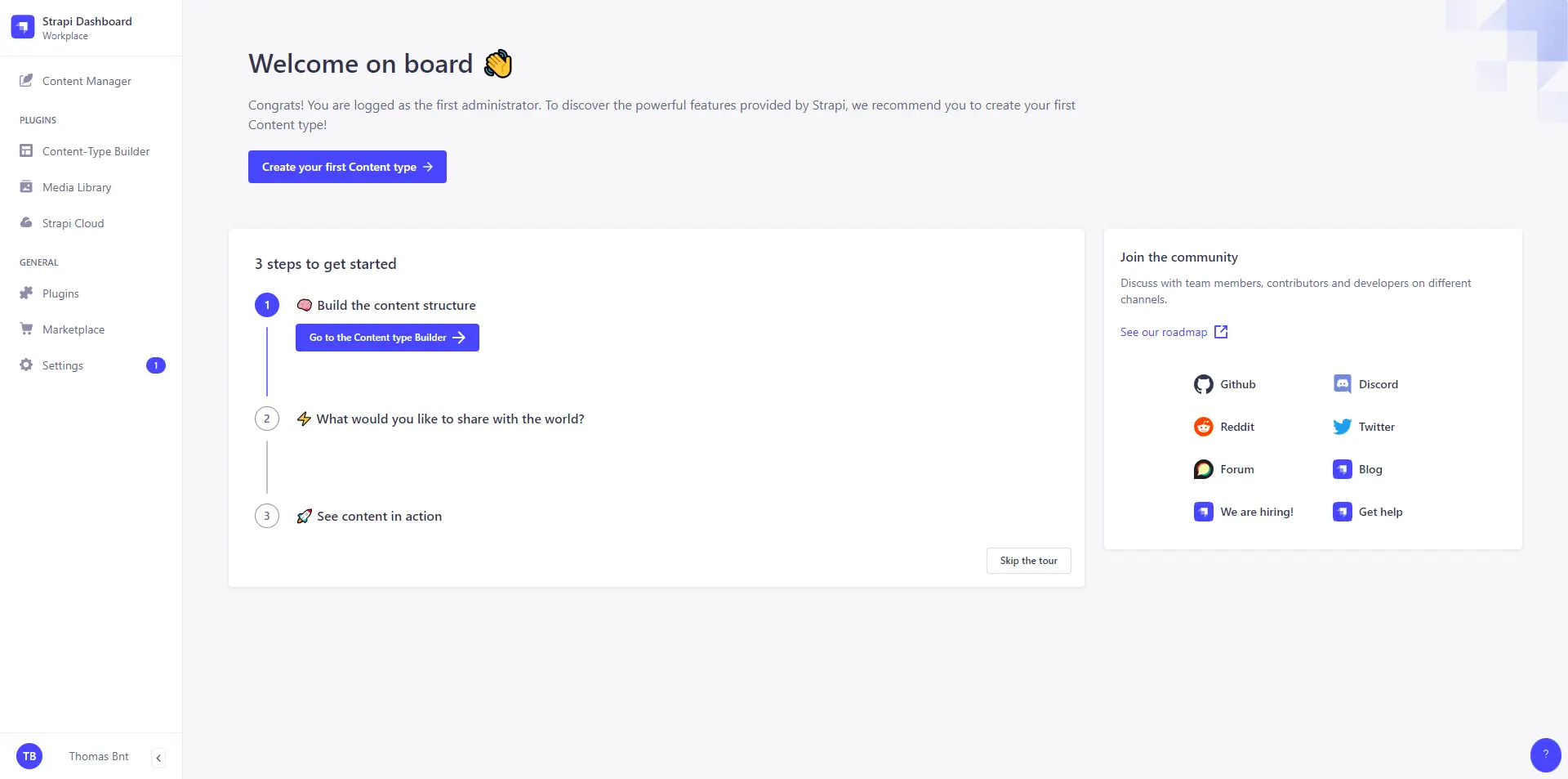 Dashboard Strapi avec le menu à gauche et le contenu au centre.